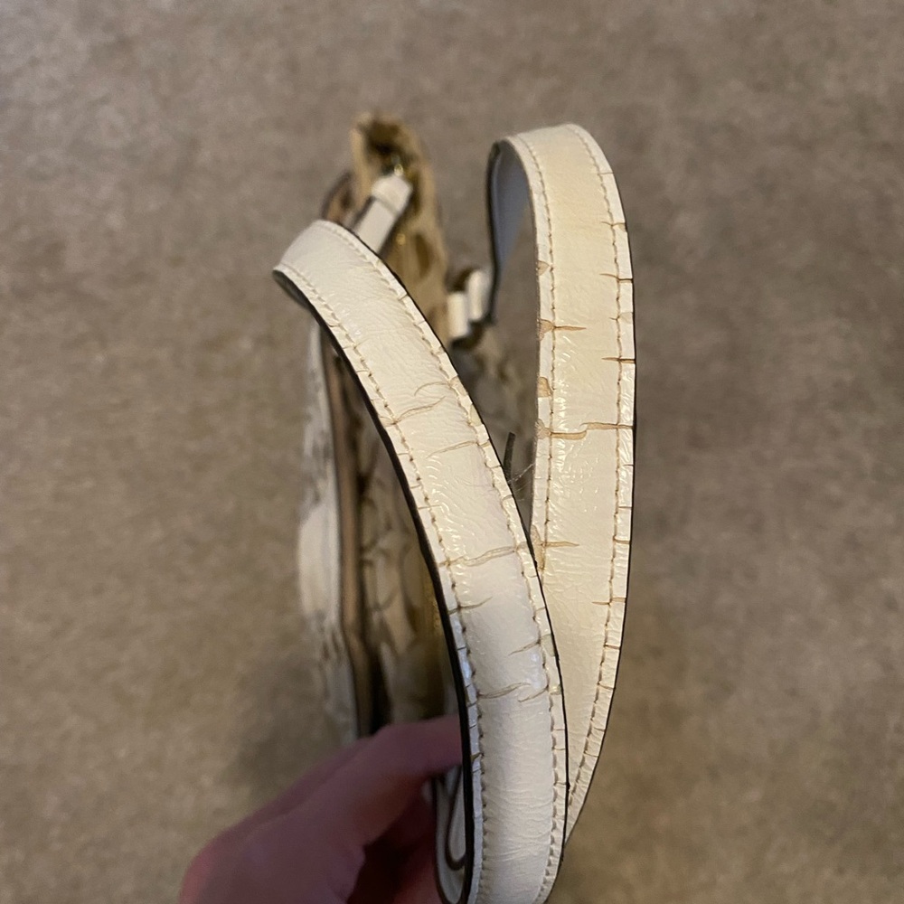 Coach Beige Signature Canvas Shoulder Bag with Cream Trim - Picture 9 of 10